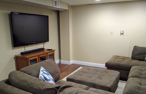 Champaign House | Beautiful 5 BDRM Near U of I and the downtown