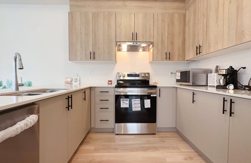 Richmond Hill House | Beautiful 5- Bedroom Boho-Chic Townhouse at Richmond Hill