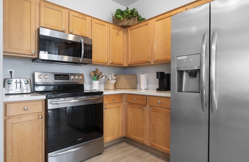 Surprise Farms House | Beautiful 5-bedroom home in Surprise with big backyard close to spring training