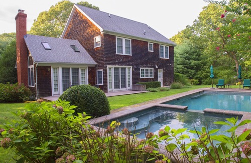 Sag Harbor House | Beautiful 5 BR, 5 BA home. Walk to town and beaches. HomeAway/VRBO Exclusive.