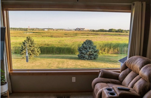 Lincoln House | Beautiful 5BR, 3BA home, close proximity to I-80