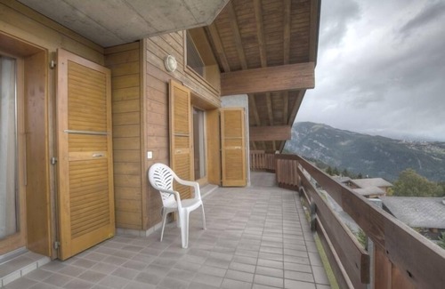 Anzere Apartment | Beautiful 6-room duplex apartment ideally located in the centre of the resort.On the first floor the