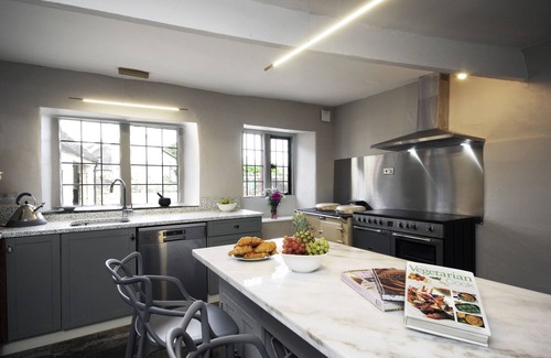 East Horrington House | Beautiful 7 bedroom house hottub wifi