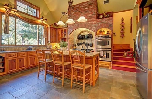 Weston House | Beautiful 80 Acre Ranch with Private Fishing Pond 45 Min drive from Dallas!