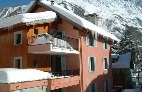 Argentiere Apartment | Beautiful apartment in the centre of Argentiere, Chamonix . Maison Rose. Apt 1