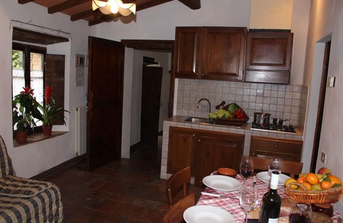 Colle di Val d'Elsa House | Beautiful apartment in villa for 2 people with pool, TV, patio, pets allowed and parking