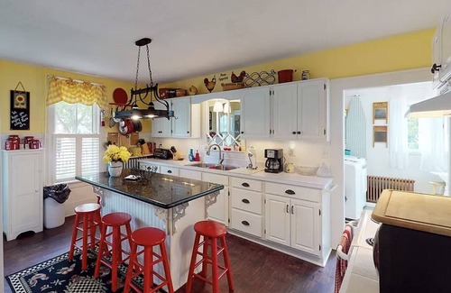 Lakeside House | Beautiful And Spacious Home In Central Lakeside With EV Charger And Golf Cart!