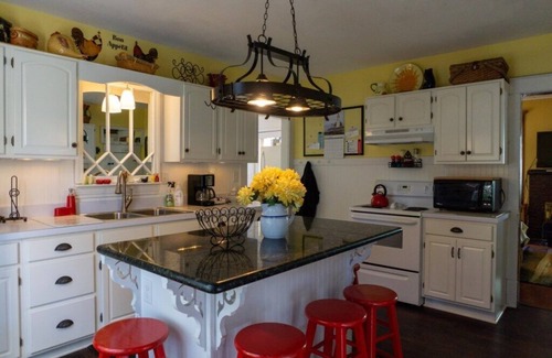Lakeside House | Beautiful And Spacious Home In Central Lakeside With EV Charger And Golf Cart!