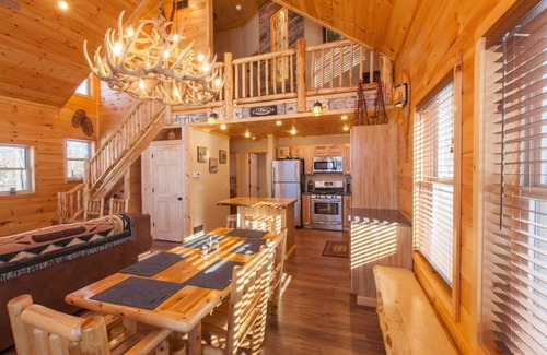 Old Forge Cabin | Beautiful ADK Getaway! Trail 4 and Lake Access! Weekly Discount Available