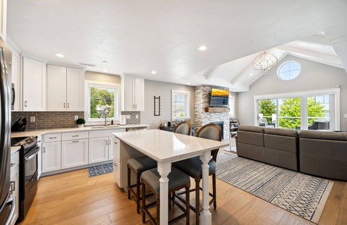 Sister Bay Condo | Beautiful Adults Only Water View Condo, Downtown Sister Bay, Walk To Everything