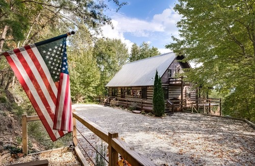 Morganton Cabin | Beautiful all season's view of the Blue Ridge Mountains.