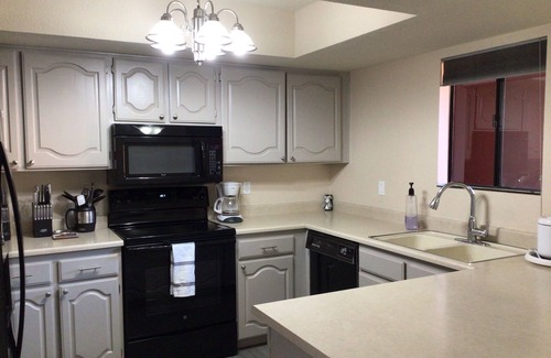 Paradise Valley Village Condo | Beautiful Anasazi Village Condo-Close to Shopping, Dining, Golf
