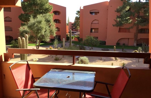Paradise Valley Village Condo | Beautiful Anasazi Village Condo-Close to Shopping, Dining, Golf
