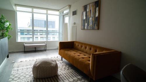 CityPlace Apartment | Beautiful and Central 3 Bedroom Condo with Parking