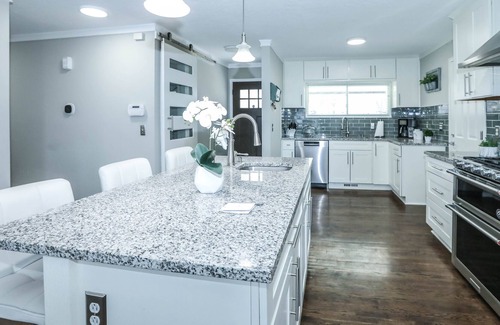 Lea Manor House | Beautiful and comfortable house in Kansas City