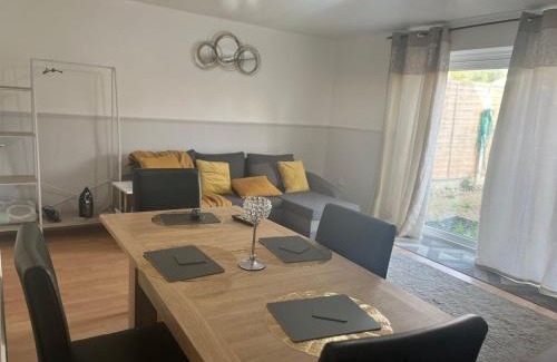 Tilbury House | Beautiful and Comfortable 3 or 4 bedroom house in Tilbury