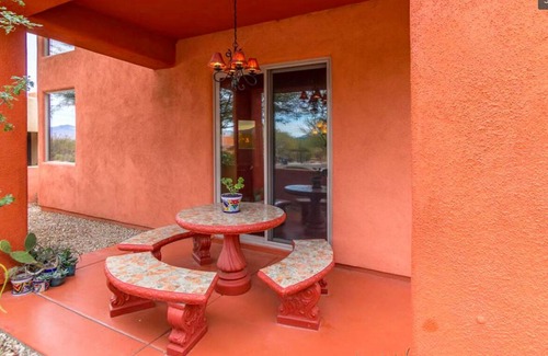 Civano House | BEAUTIFUL AND COMFY! Mountain View/Pool Near Saguaro National Park
