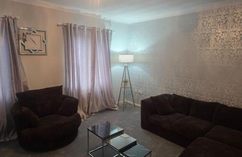 Sittingbourne House | Beautiful AND Cosy -Home Sweet Home
