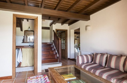 Guemes House | Beautiful and cozy apartment close to city center with a living room and bed room