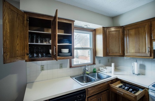 Olathe House | Beautiful and Cozy Olathe Home. Family friendly with King Bed