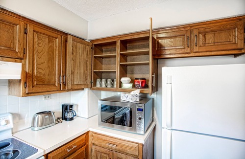 Olathe House | Beautiful and Cozy Olathe Home. Family friendly with King Bed