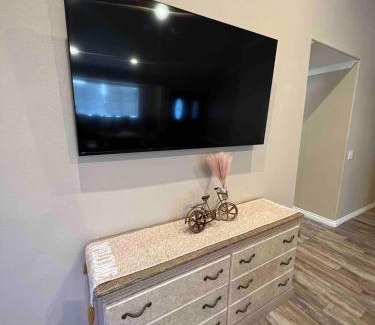 Palmdale House | Beautiful and cozy!
