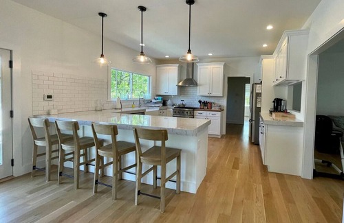 East Hampton North House | Beautiful and expansive East Hampton Property: Minutes to town and beaches!