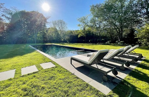 East Hampton North House | Beautiful and expansive East Hampton Property: Minutes to town and beaches!