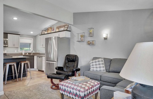 Chaffee Apartment | Beautiful and modern 3 bedroom, 1 bath Duplex. Sleeps 6