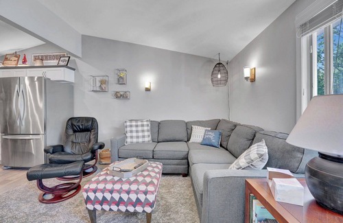 Chaffee Apartment | Beautiful and modern 3 bedroom, 1 bath Duplex. Sleeps 6