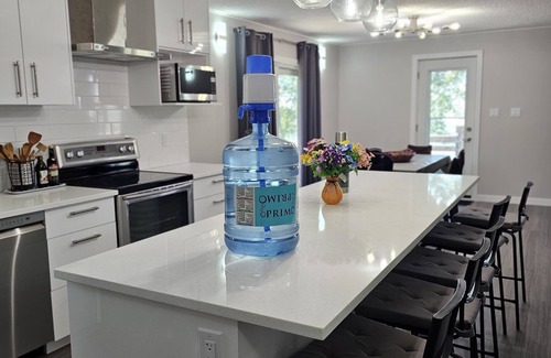 Saint Ambroise Cottage | Beautiful and Newly Renovated Lakefront Cottage on Lake Manitoba
