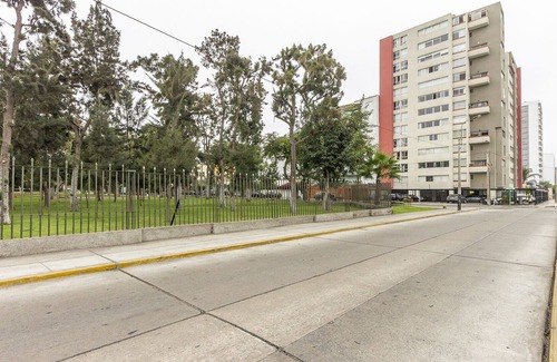 San Antonio Apartment | Beautiful and Freshly remodel Condo in the heart of Miraflores
