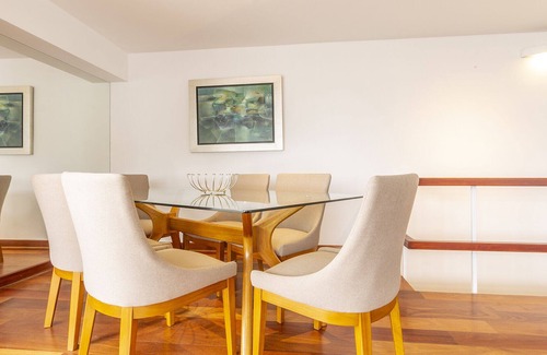 San Antonio Apartment | Beautiful and Freshly remodel Condo in the heart of Miraflores