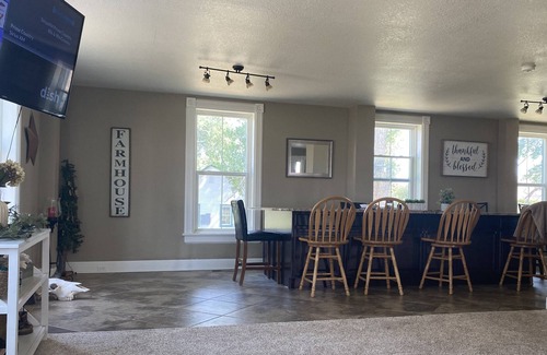 Buffalo House | Beautiful and private guest ranch house on Clear Creek with Mountain views