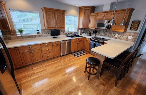 Lutz House | Beautiful and Quiet 4 Bedroom Tampa Lake House