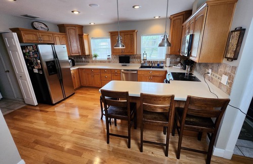Lutz House | Beautiful and Quiet 4 Bedroom Tampa Lake House