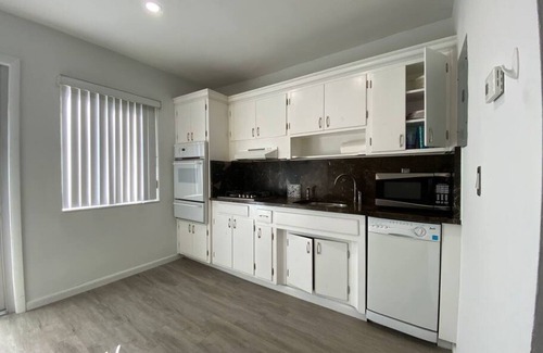 Ludlam Apartment | Beautiful and renovated with great location and parking.