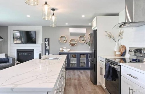 Elizabethtown-Kitley Cottage | Beautiful and Secluded Waterfront Cottage