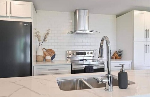 Elizabethtown-Kitley Cottage | Beautiful and Secluded Waterfront Cottage