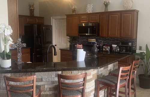Poinciana House | Beautiful and Spaces 5 Bedroom Home Close to Disney
