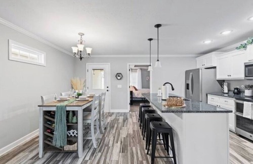 Enterprise House | Beautiful and Spacious 3 BR/2BA with KING bed