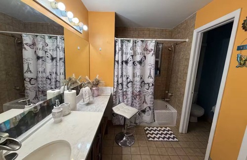 Homestead Bed & Breakfast | Beautiful and spacious room Homestead FL