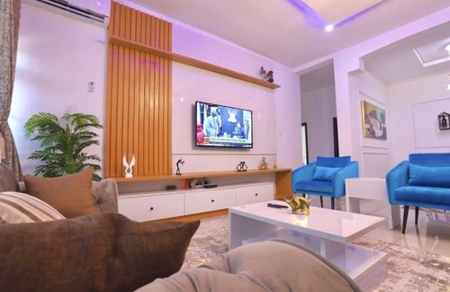 Ofin Apartment | Beautiful and spacious 3-Bedroom Serviced apartment in Lekki