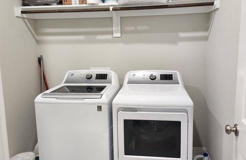 Forney House | Beautiful and Spacious Home in Charming Forney with Fiber WIFI