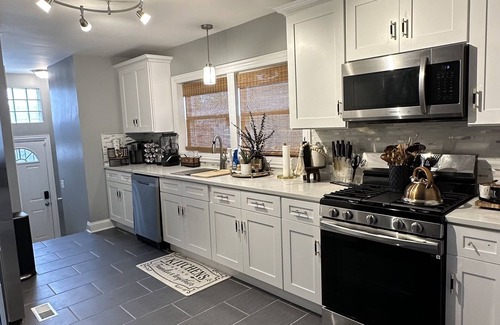 Washington Heights House | Beautiful and Spacious Home near Beverly area