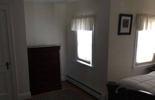 Kittery House | Beautiful and spacious 4 bedroom, 3 bath house with full water view