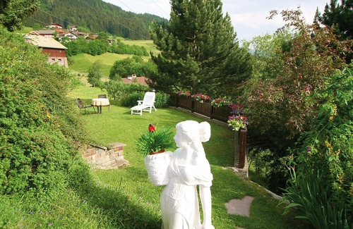 Pfons Apartment | Beautiful apartment for 5 people with TV, terrace, panoramic view and parking