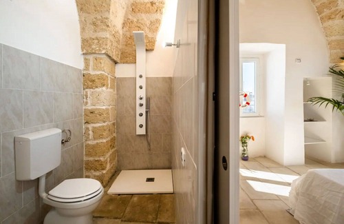Salice Salentino Apartment | Beautiful apartment for 6 guests with WIFI, hot tub, A/C, TV and terrace, close to Lecce