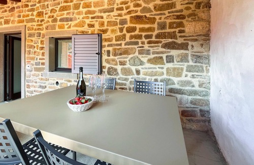 Castel Focognano Apartment | Beautiful apartment in Castel Focognano