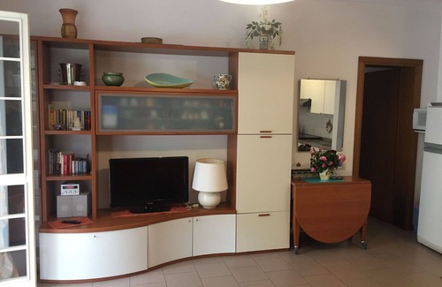 Marina di Massa Apartment | Beautiful apartment for 5 guests with TV, terrace and parking, close to Forte Dei Marmi